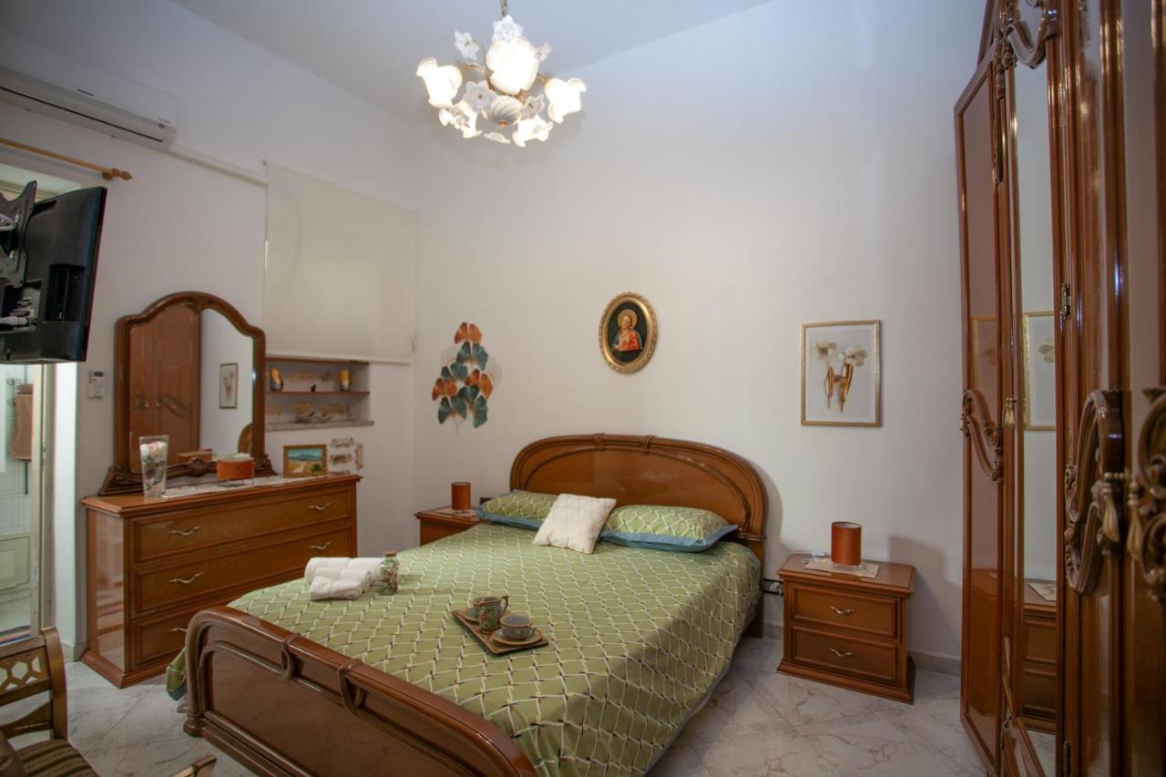 Casa Rosamaria Lägenhet Giardini Naxos Exteriör bild