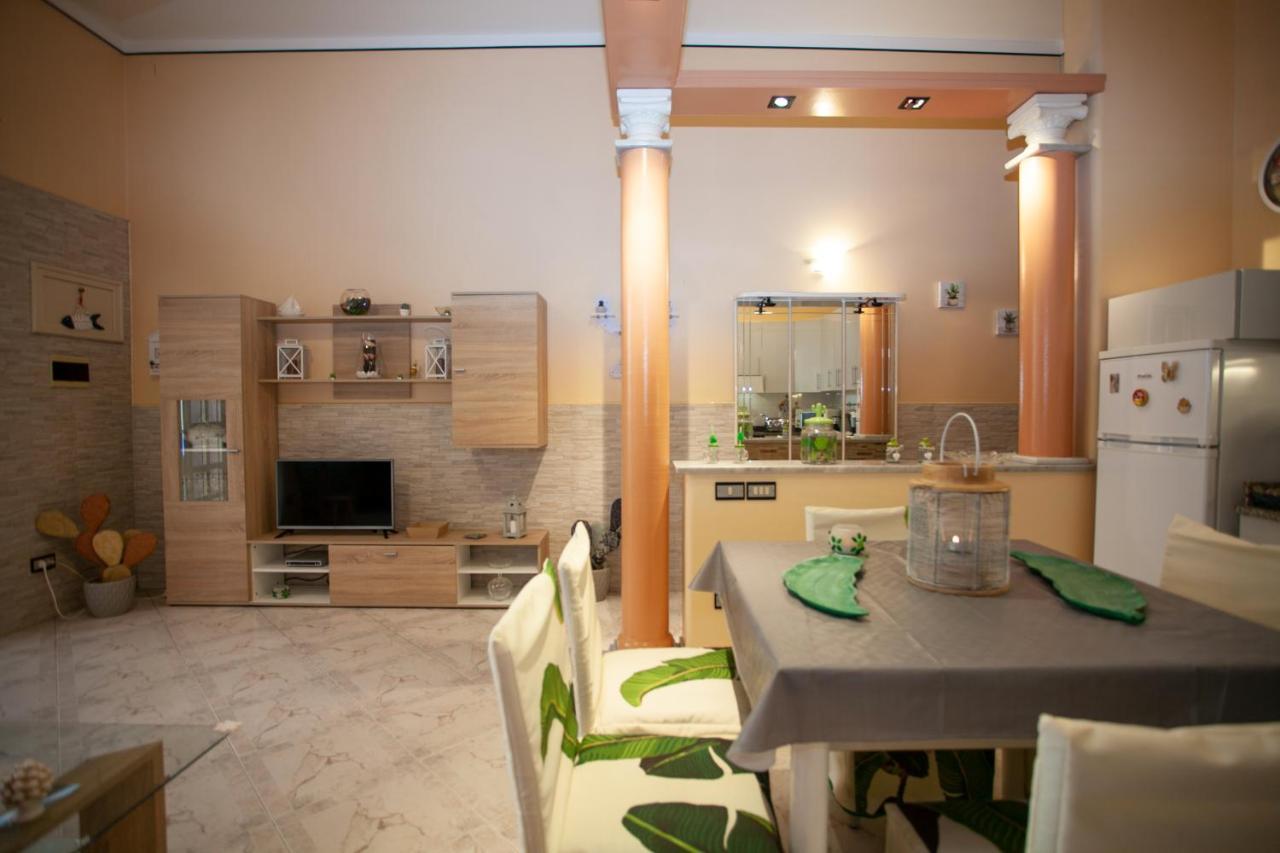 Casa Rosamaria Lägenhet Giardini Naxos Exteriör bild