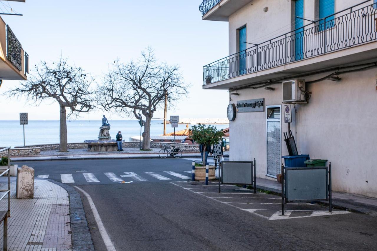Casa Rosamaria Lägenhet Giardini Naxos Exteriör bild