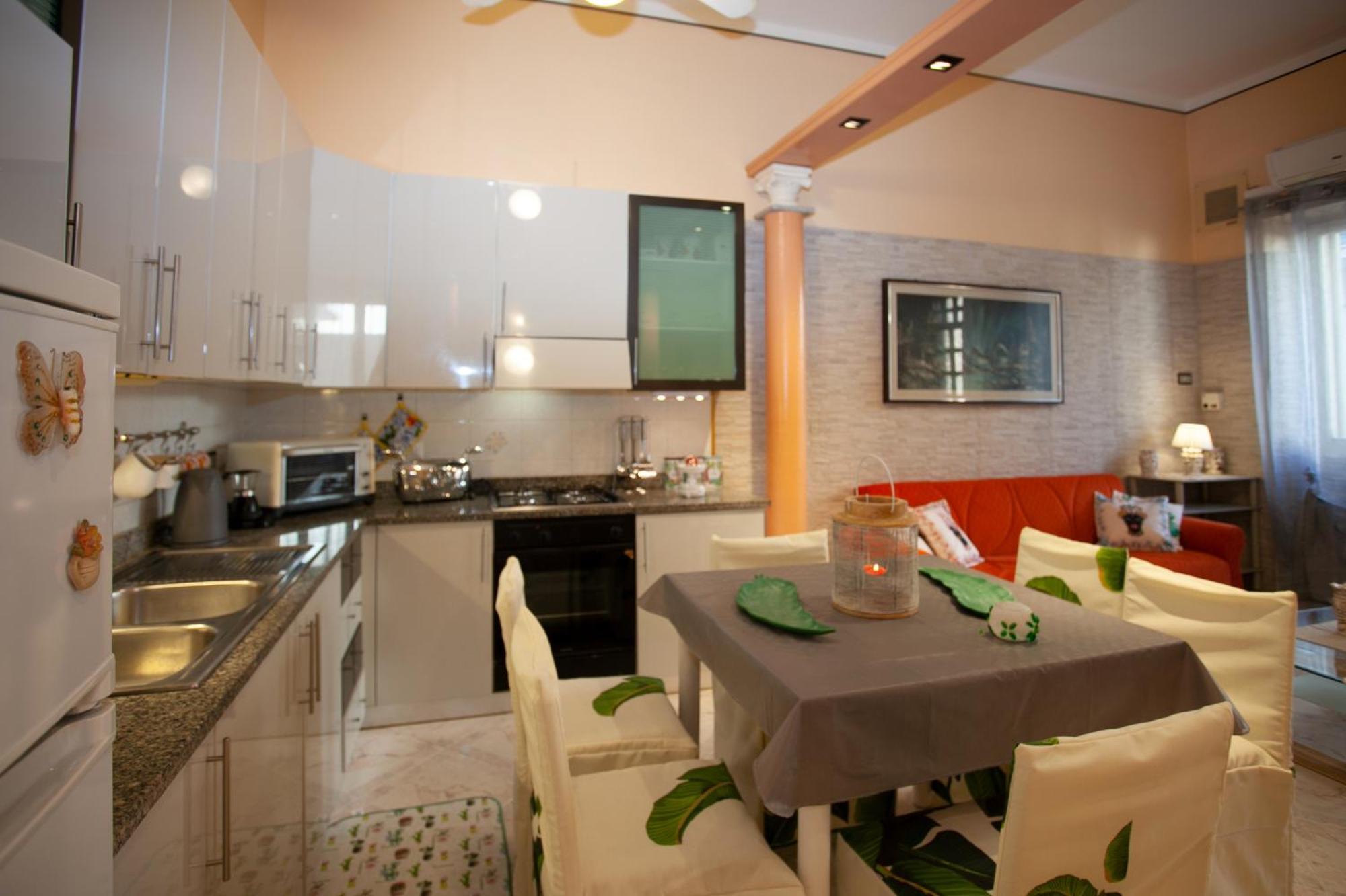 Casa Rosamaria Lägenhet Giardini Naxos Exteriör bild